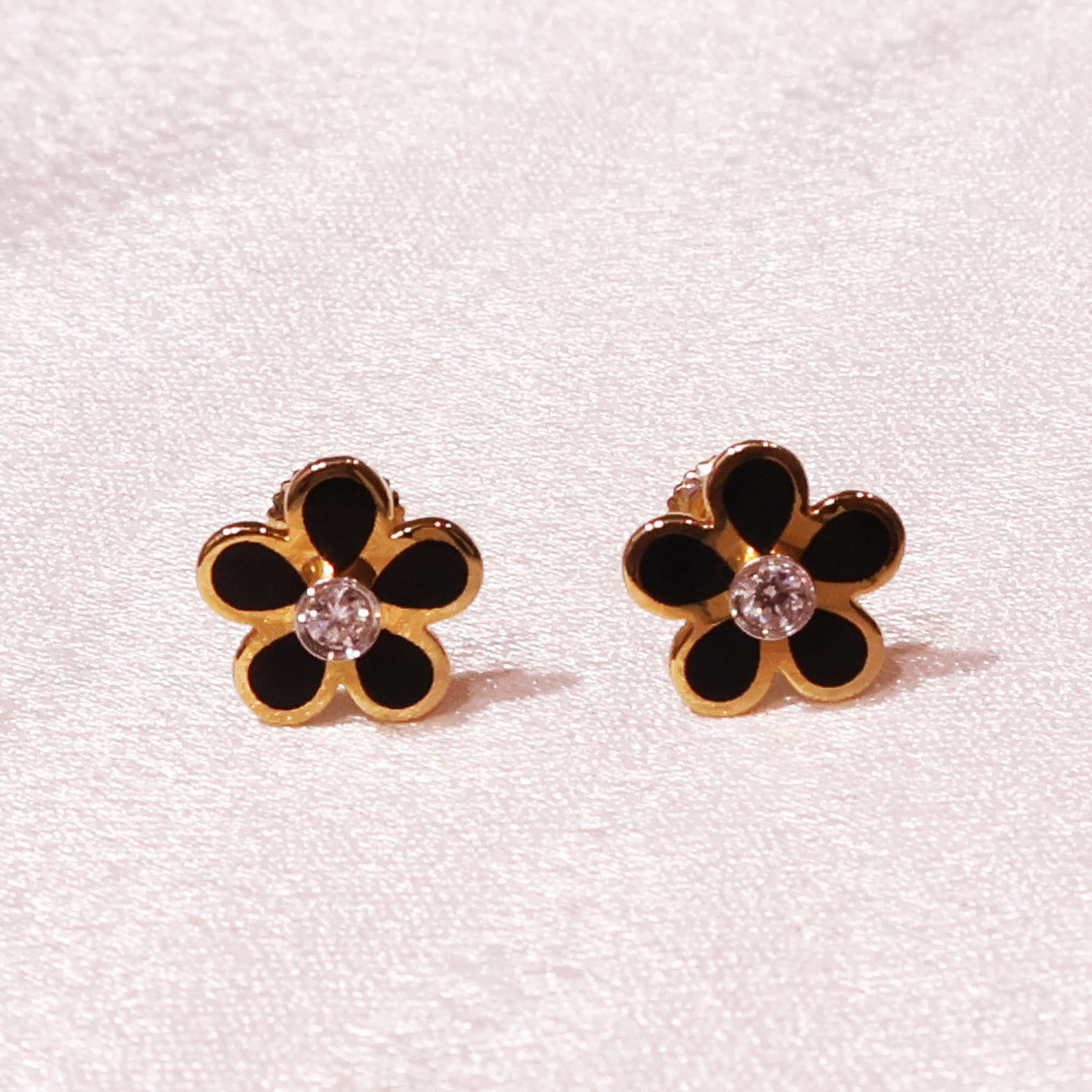 DIAMOND STUD